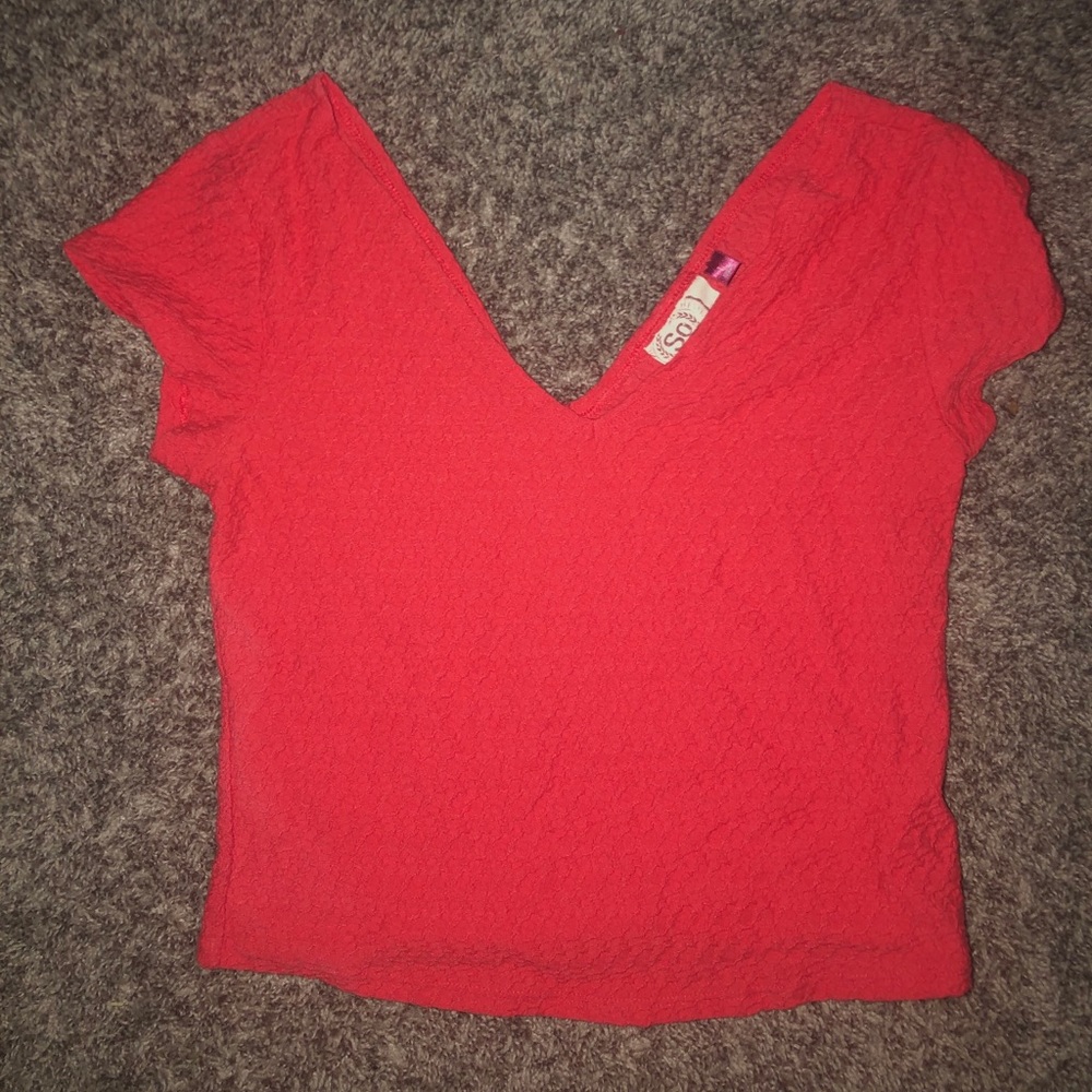 RED V NECK CROP TOP